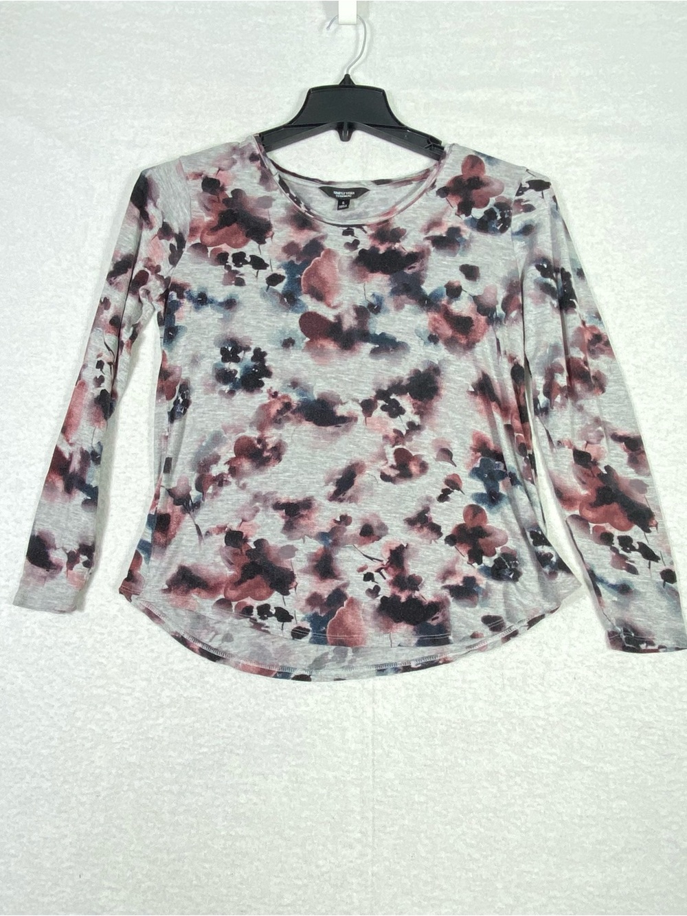 Simply Vera Vera Wang Watercolor Floral Long Sleeve Tee Women's S Gray Abstract